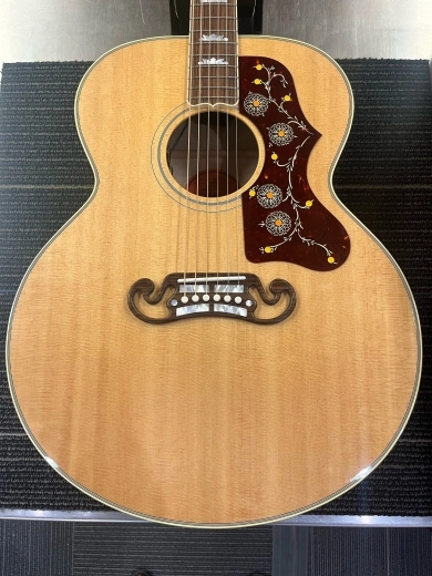 Gibson SJ-200